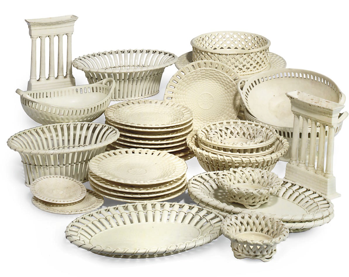 A COLLECTION OF CREAMWARE TABLEWARE