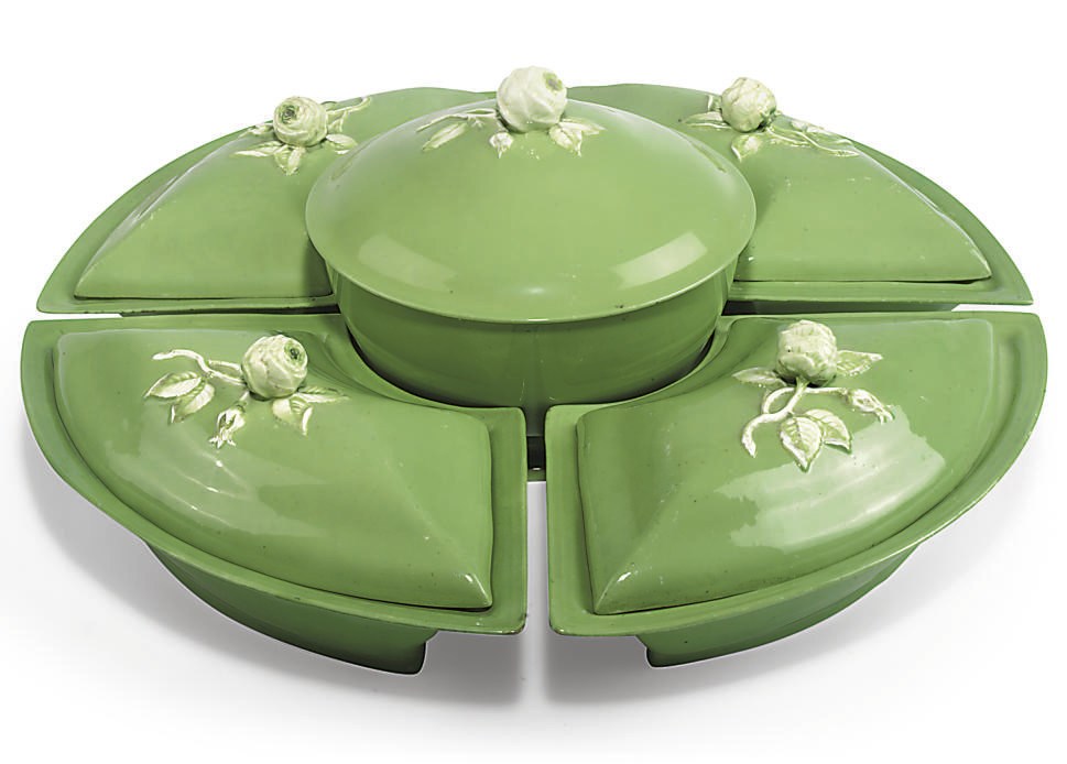 AN ENGLISH PORCELAIN SUPPER-SET