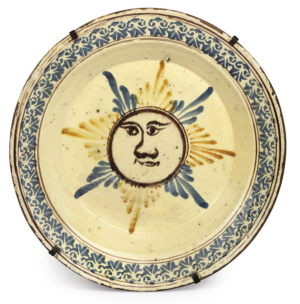 A LARGE SPANISH FAIENCE DISH
