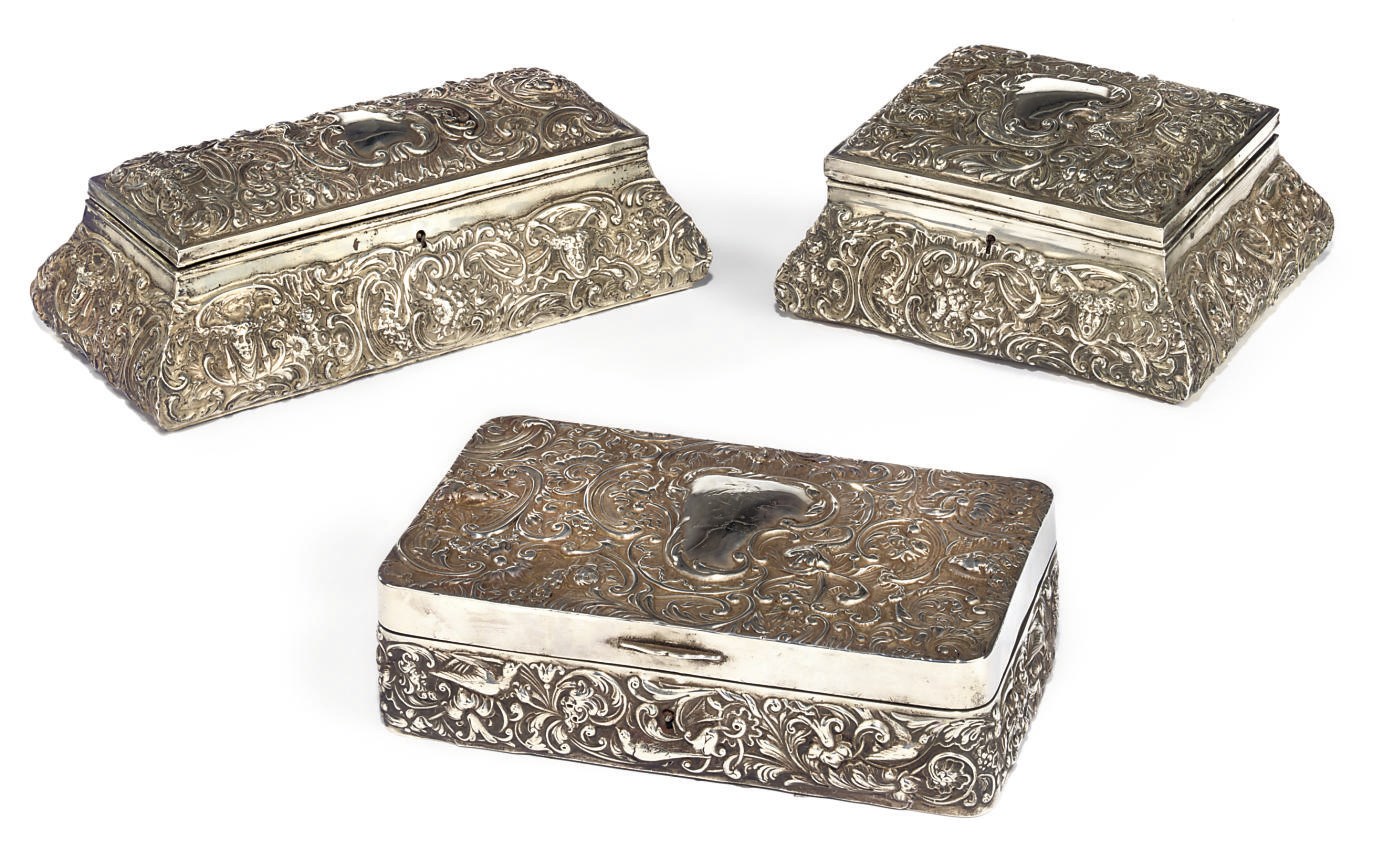 A PAIR OF EDWARDIAN SILVER JEWELLERY BOXES