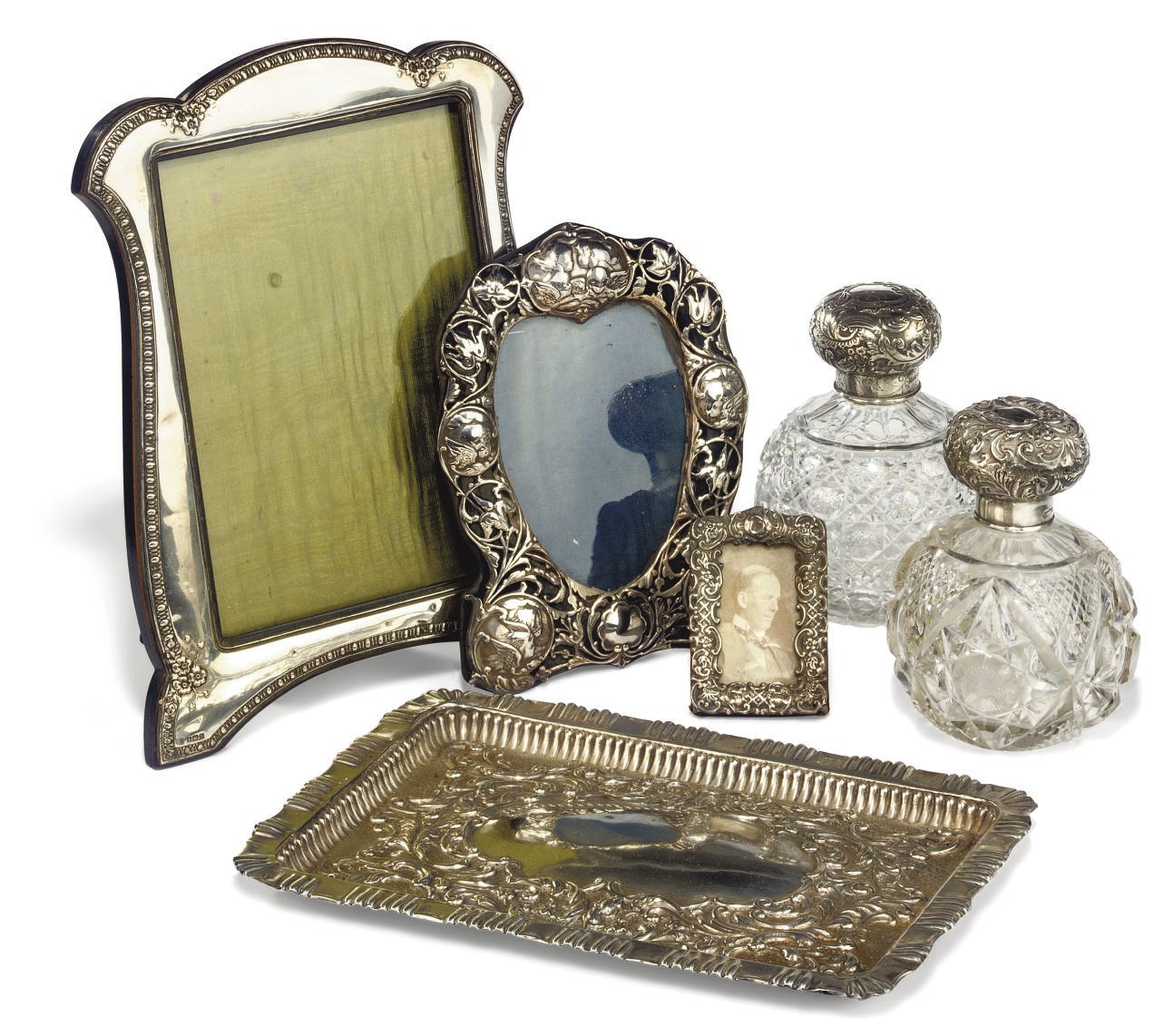 A GROUP OF THREE LATE VICTORIAN/EDWARDIAN PHOTOGRAPH FRAMES