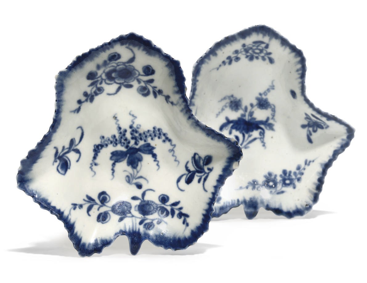 TWO WORCESTER BLUE AND WHITE LEAF-SHAPED PICKLE-DISHES