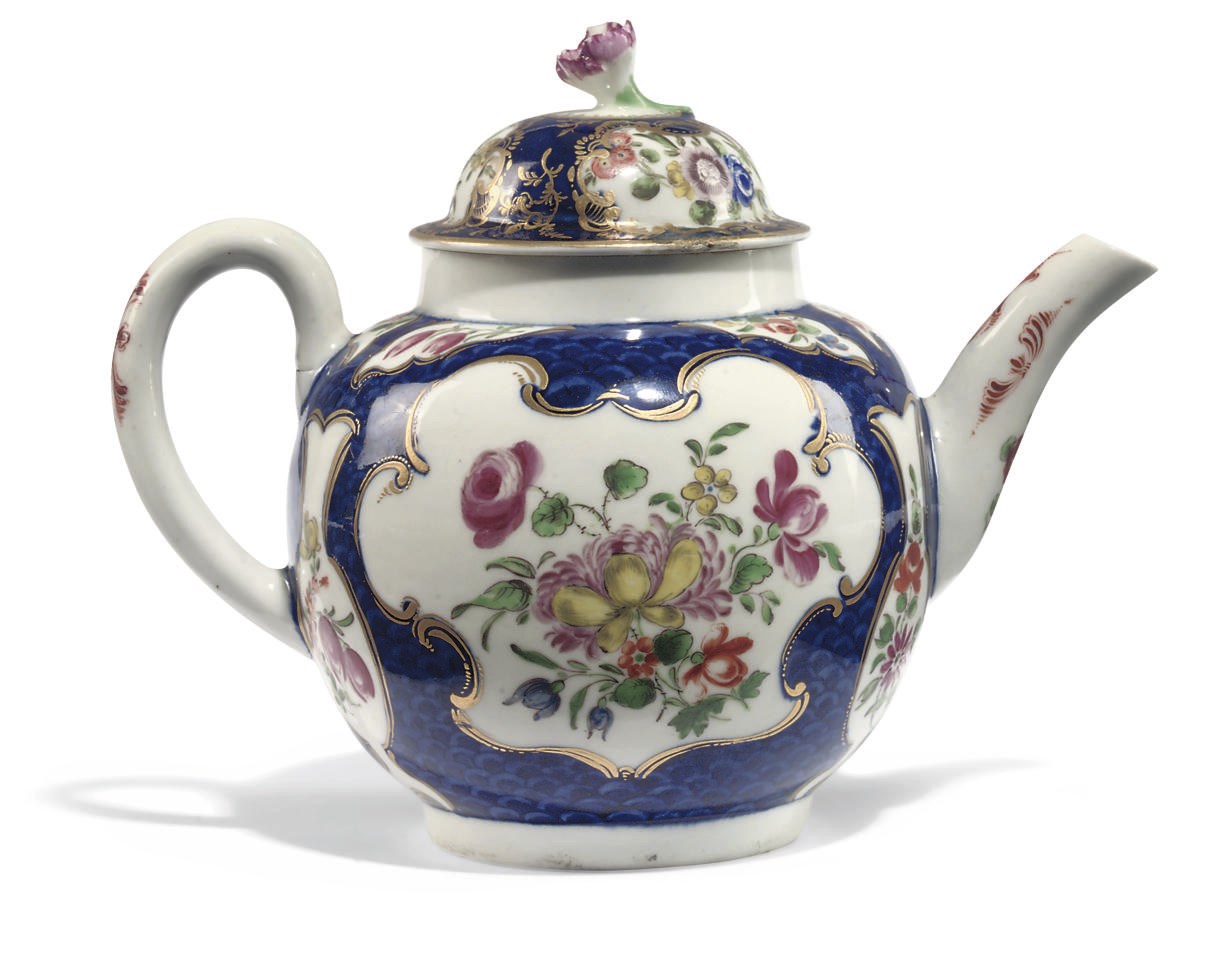 A WORCESTER BLUE-SCALE-GROUND GLOBULAR TEAPOT AND A COVER