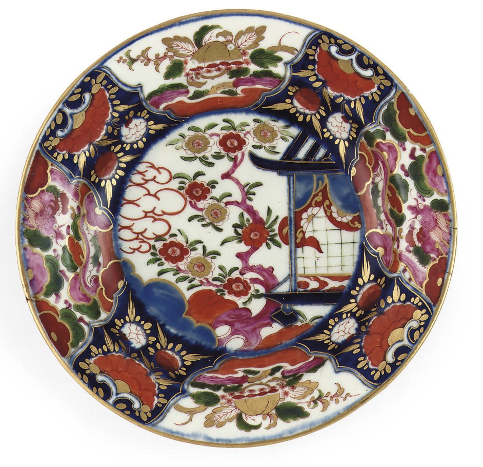 A WORCESTER IMARI PATTERN PLATE