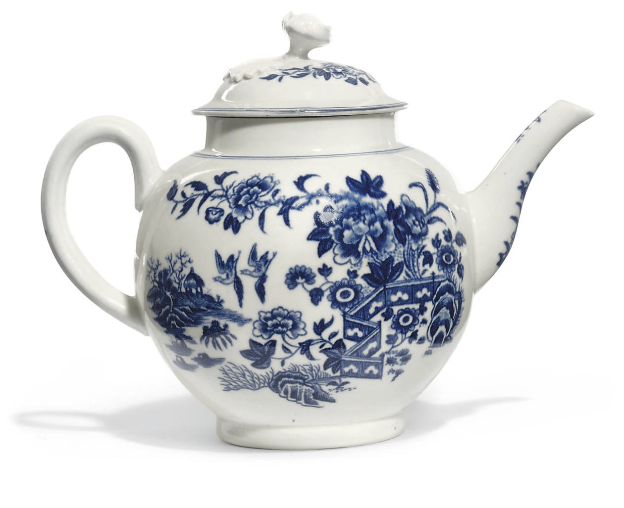 A WORCESTER BLUE AND WHITE GLOBULAR TEAPOT AND COVER