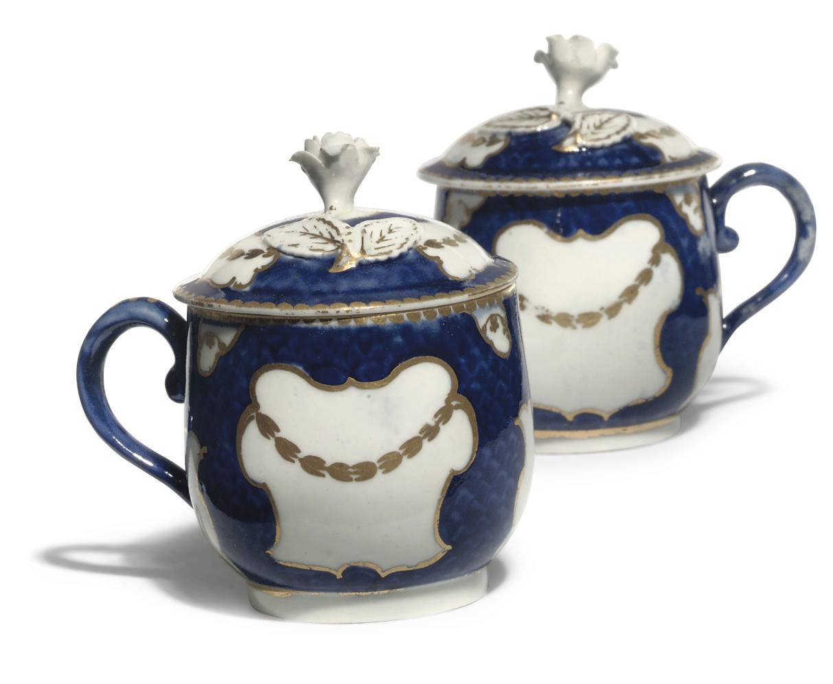 A PAIR OF WORCESTER BLUE-SCALE-GROUND BALUSTER CUSTARD-CUPS AND COVERS