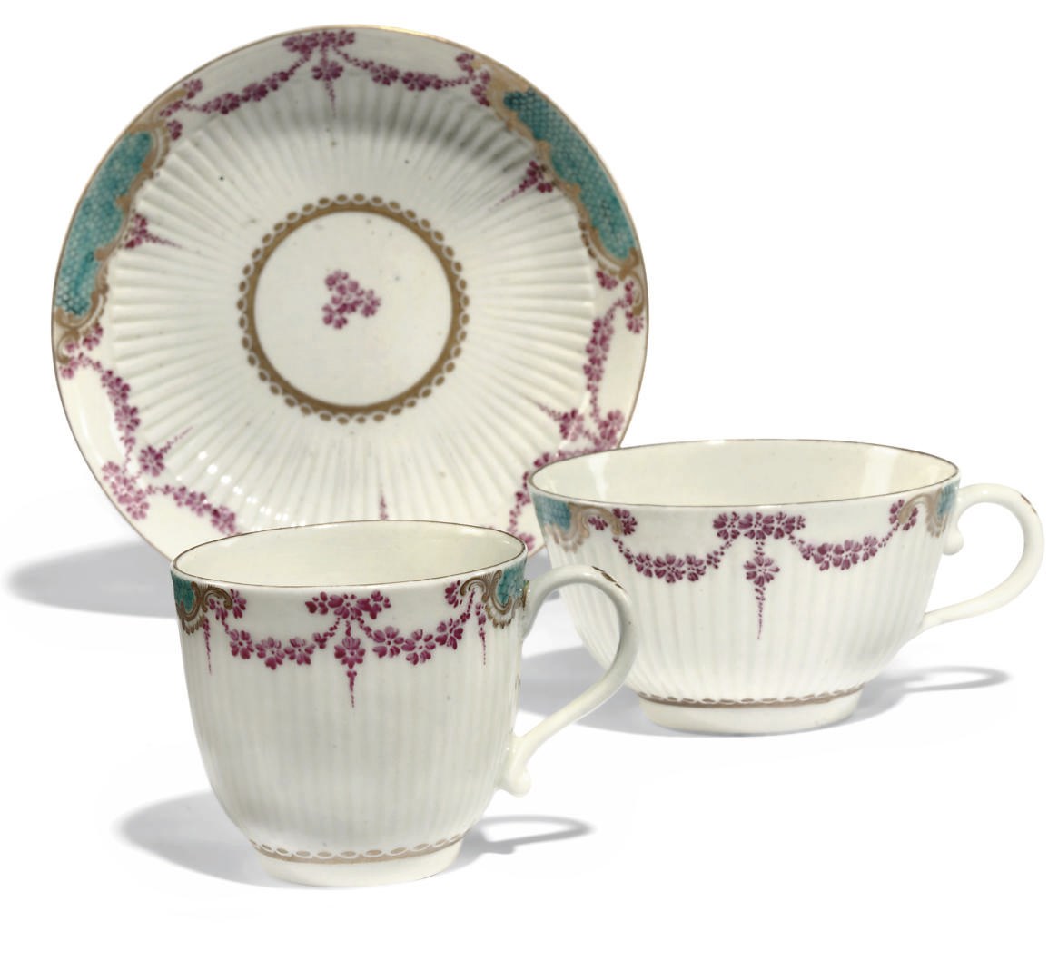 A WORCESTER REEDED TEACUP, COFFEE-CUP AND SAUCER