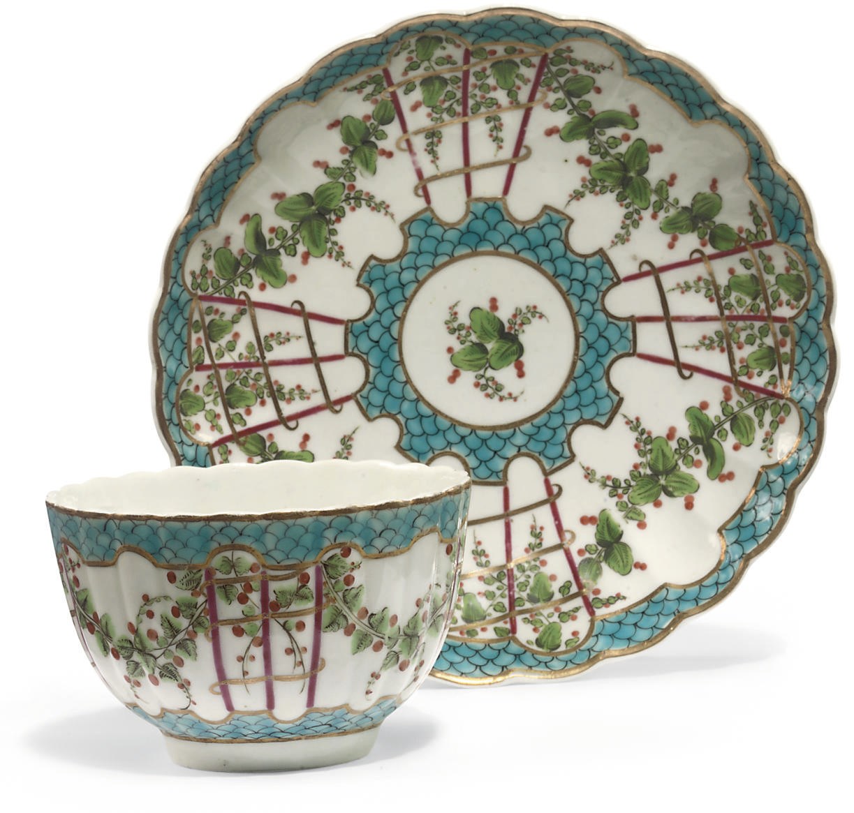 A WORCESTER FLUTED TEACUP AND A SAUCER