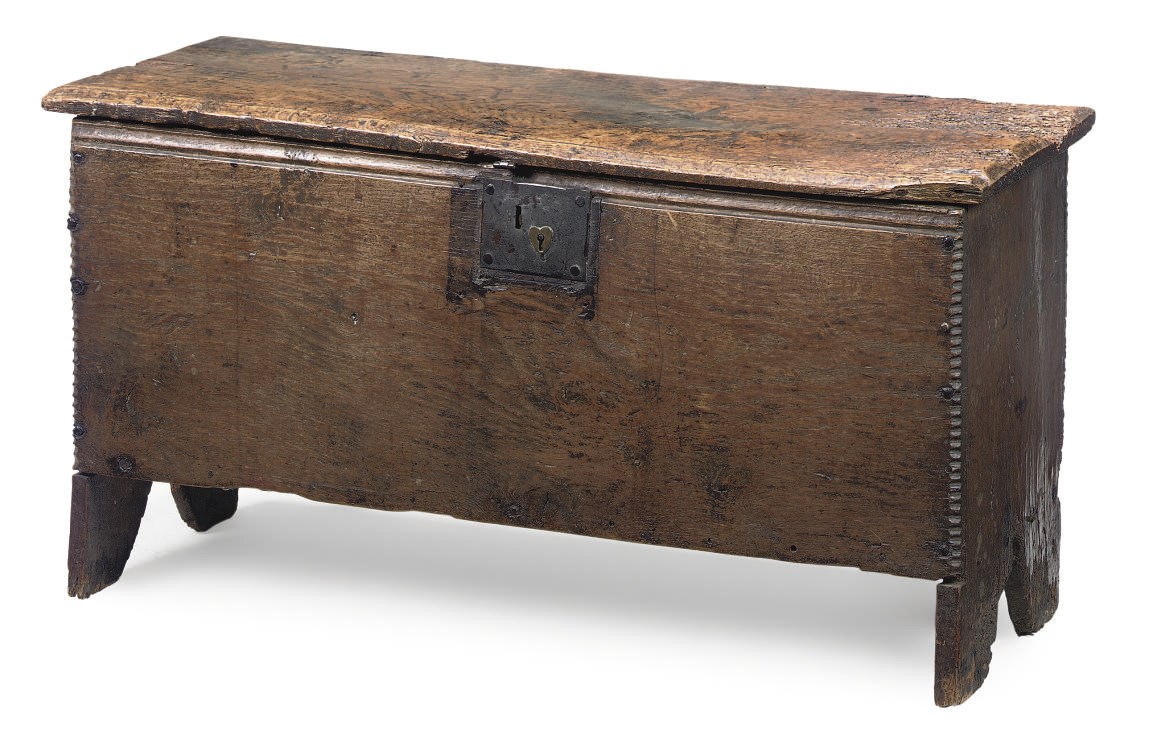 AN ENGLISH OAK PLANK CHEST