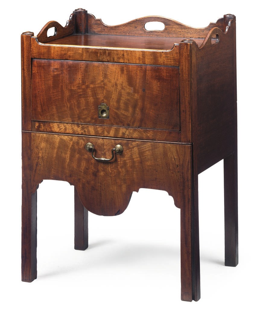 A GEORGE III MAHOGANY BEDSIDE COMMODE