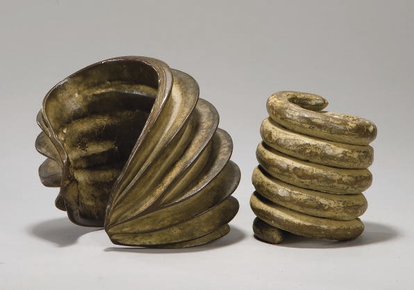 DEUX BRACELETS EN BRONZE
