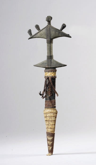 COUTEAU TIV ET SON FOURREAU