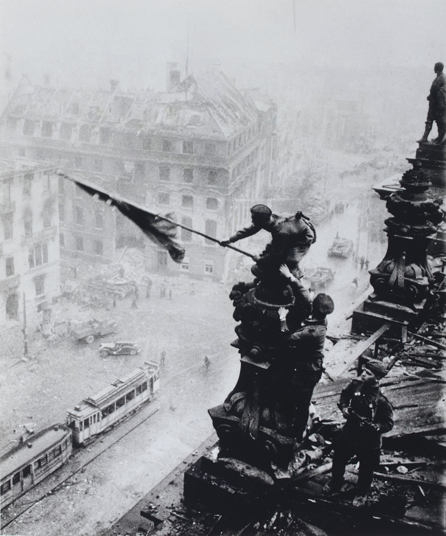 YEVGENY KHALDEI (1917-1997)