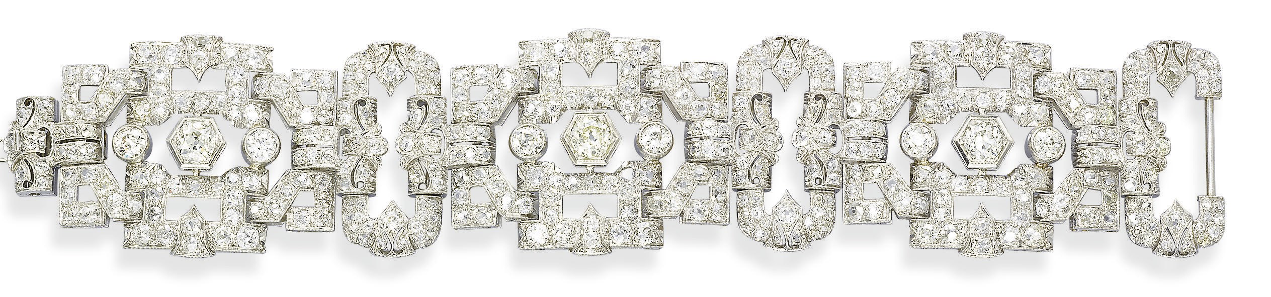 AN ART DECO DIAMOND BRACELET