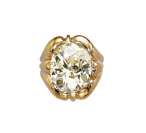 A DIAMOND AND GOLD RING