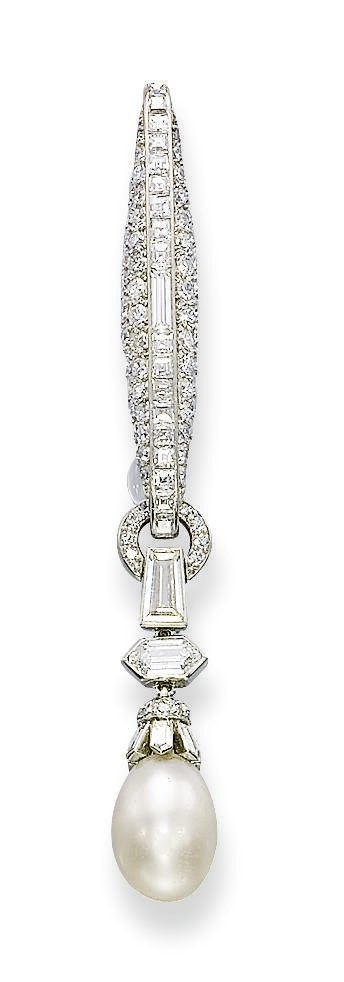 AN ART DECO PEARL AND DIAMOND BAR BROOCH, BY CARTIER