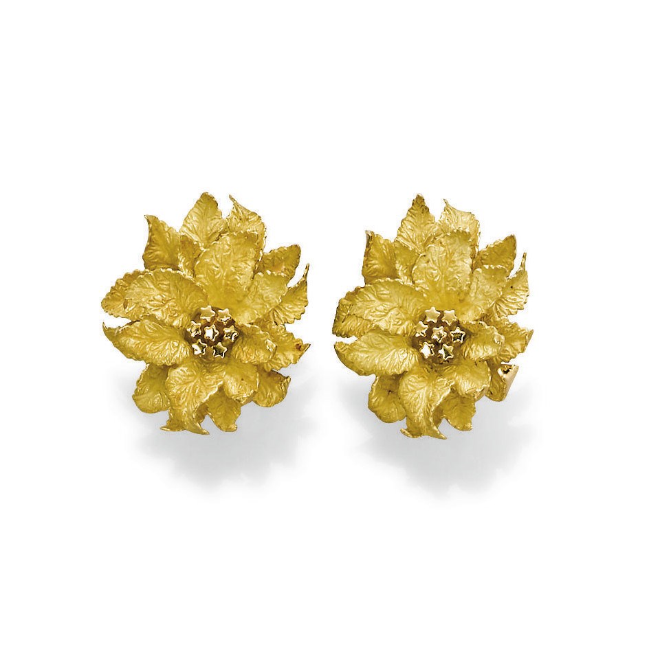 A PAIR OF GOLD CLIP BROOCHES, BY HERMÈS