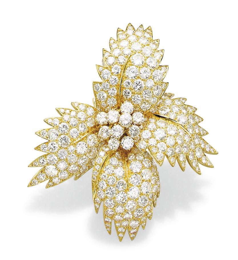 A DIAMOND AND GOLD BROOCH, BY VAN CLEEF & ARPELS