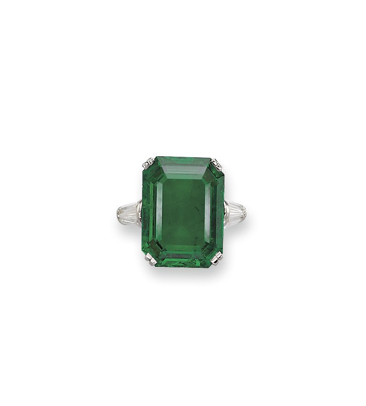 AN IMPORTANT EMERALD AND DIAMOND RING