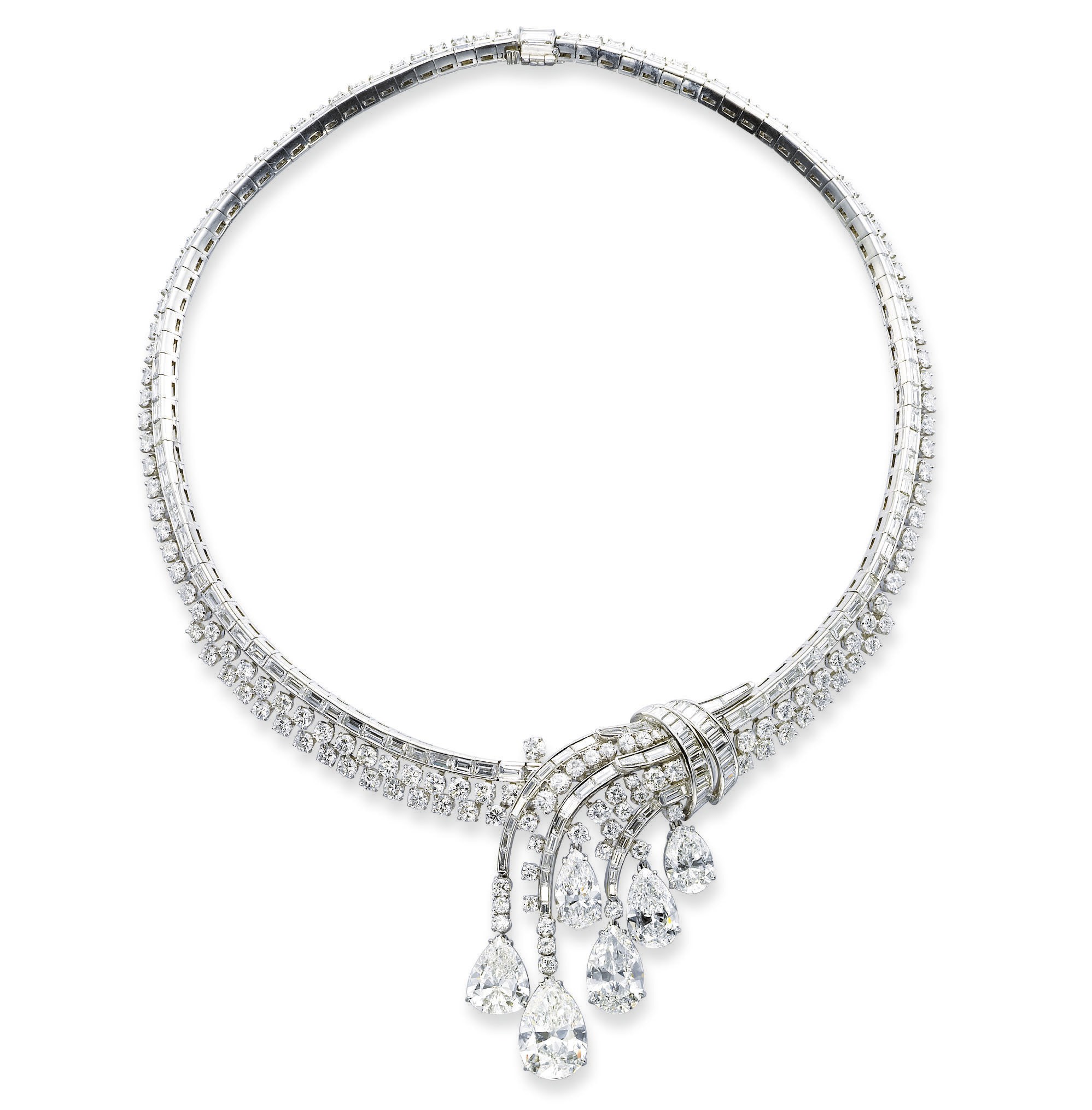 A STYLISH DIAMOND NECKLACE