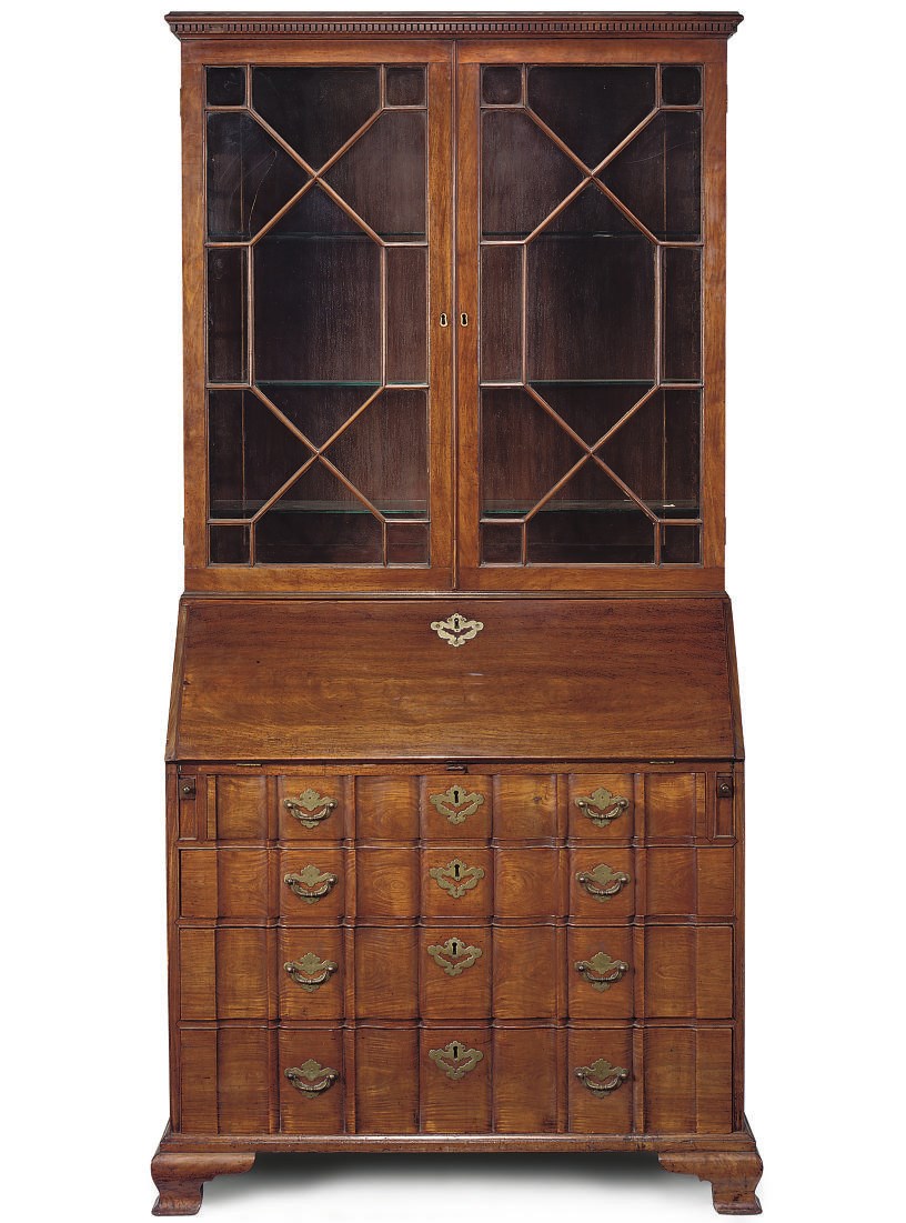 AN CHINESE-EXPORT ROSEWOOD BUREAU BOOKCASE