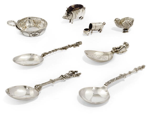 A MIXED GROUP OF SILVER