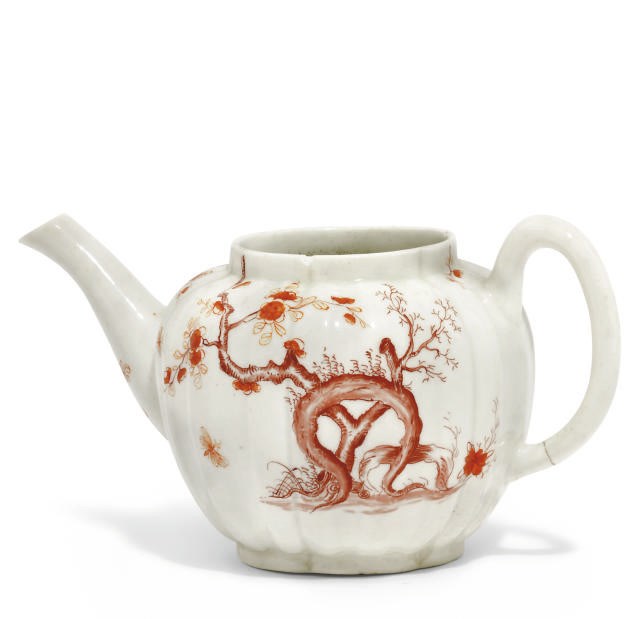 A WORCESTER 'PRUNUS ROOT' PATTERN MOULDED TEAPOT
