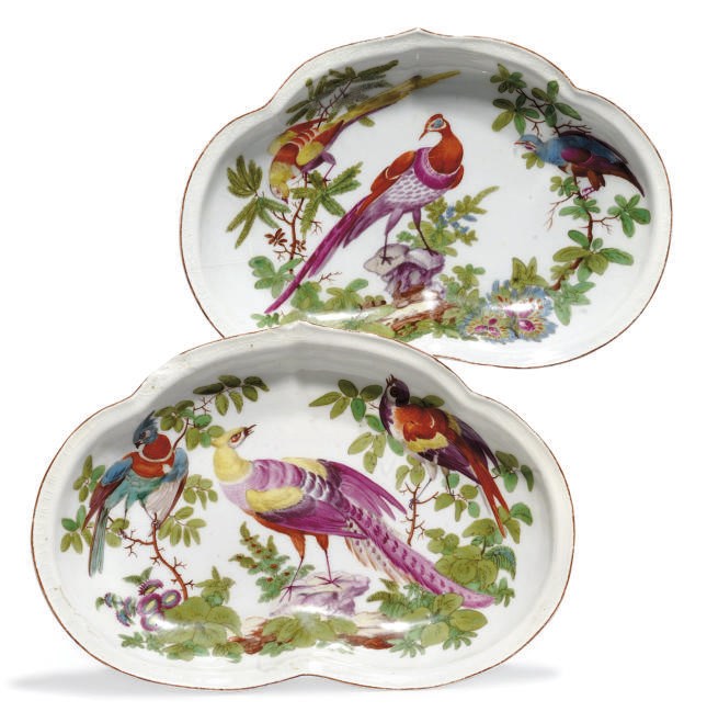 TWO CHELSEA PORCELAIN KIDNEY-SHAPED DISHES