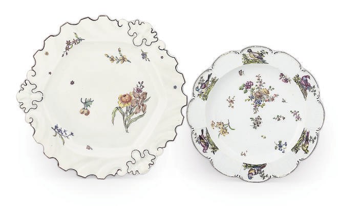 TWO CHELSEA PORCELAIN PLATES