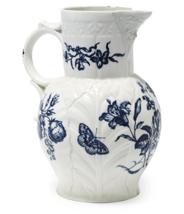 A WORCESTER BLUE AND WHITE CABBAGE-LEAF-MOULDED JUG