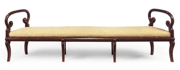 A REGENCY MAHOGANY WINDOW SEAT