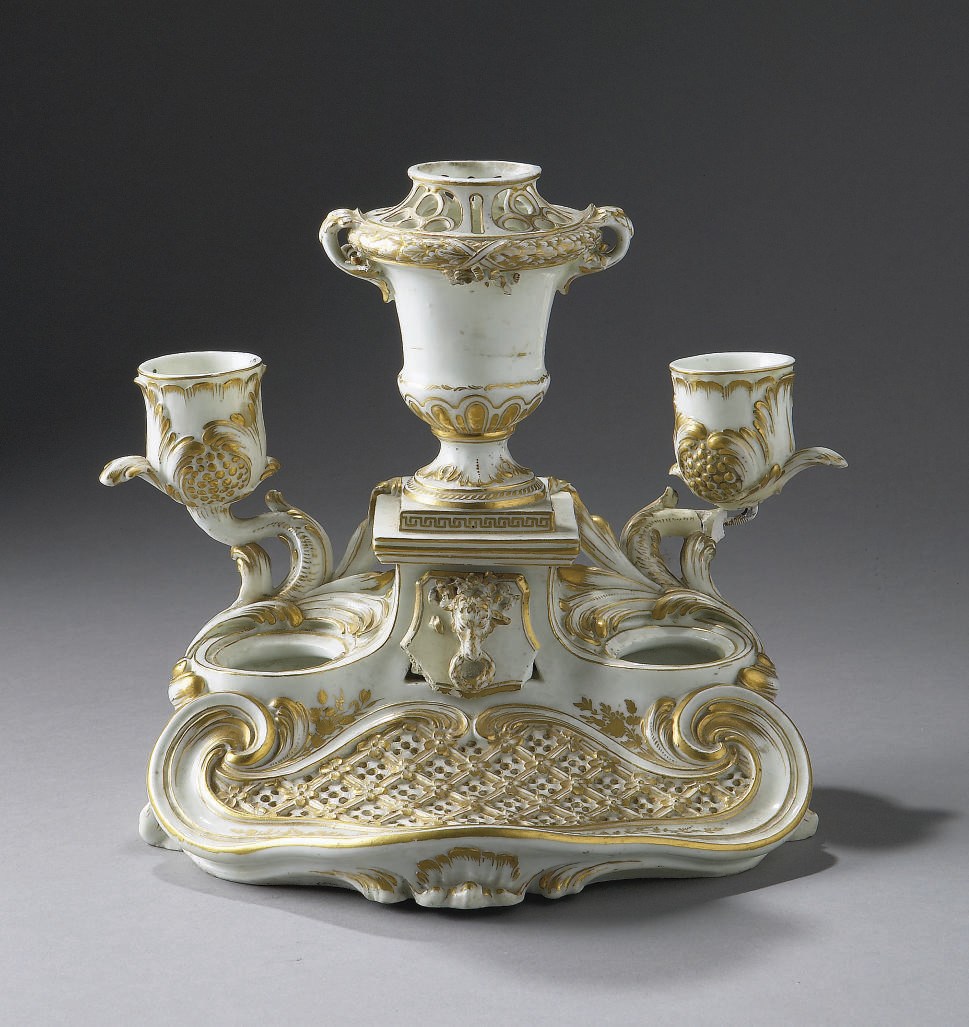 ECRITOIRE EN PORCELAINE TENDRE DE TOURNAI DU XVIIIEME SIECLE