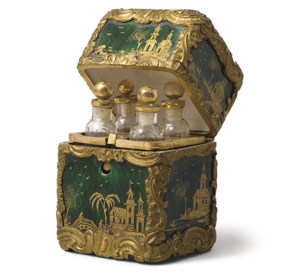 NECESSAIRE A PARFUM EN EMAIL ET METAL DORE