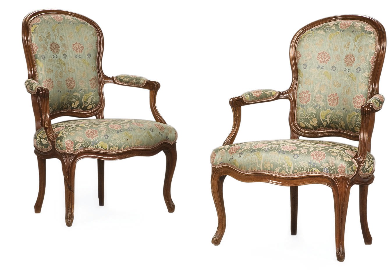 PAIRE DE FAUTEUILS EN CABRIOLET D'EPOQUE LOUIS XV