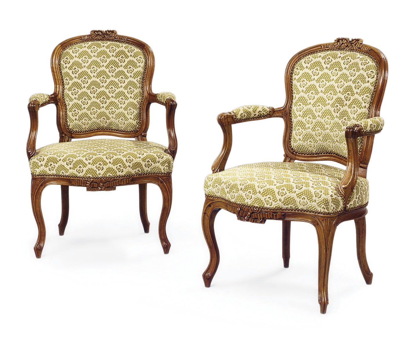 PAIRE DE FAUTEUILS EN CABRIOLET D'EPOQUE LOUIS XV