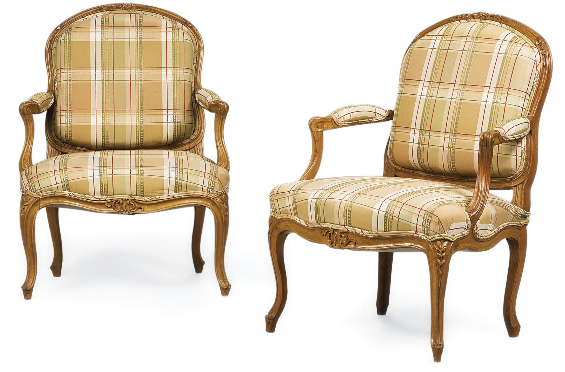 PAIRE DE FAUTEUILS A LA REINE D'EPOQUE LOUIS XV