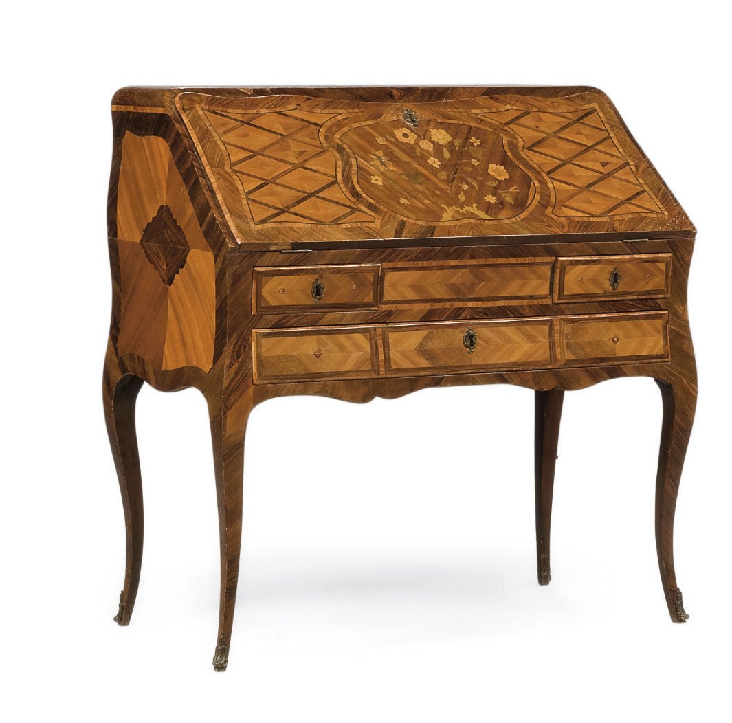 BUREAU EN PENTE D'EPOQUE LOUIS XV