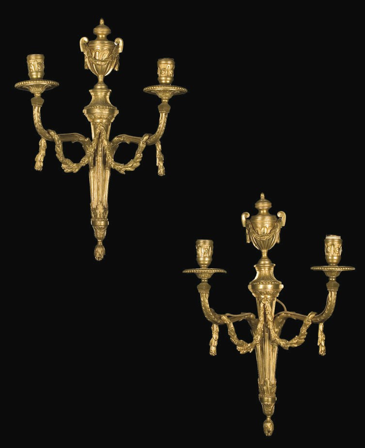 PAIRE D'APPLIQUES D'EPOQUE LOUIS XVI