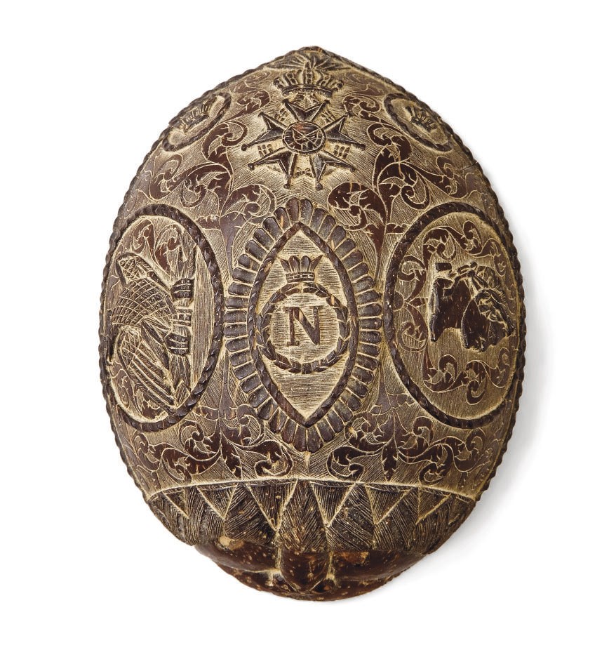 NOIX DE COCO SCULPTEE DU XIXEME SIECLE