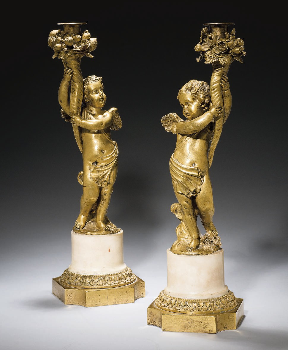 PAIRE DE FLAMBEAUX DE STYLE LOUIS XVI