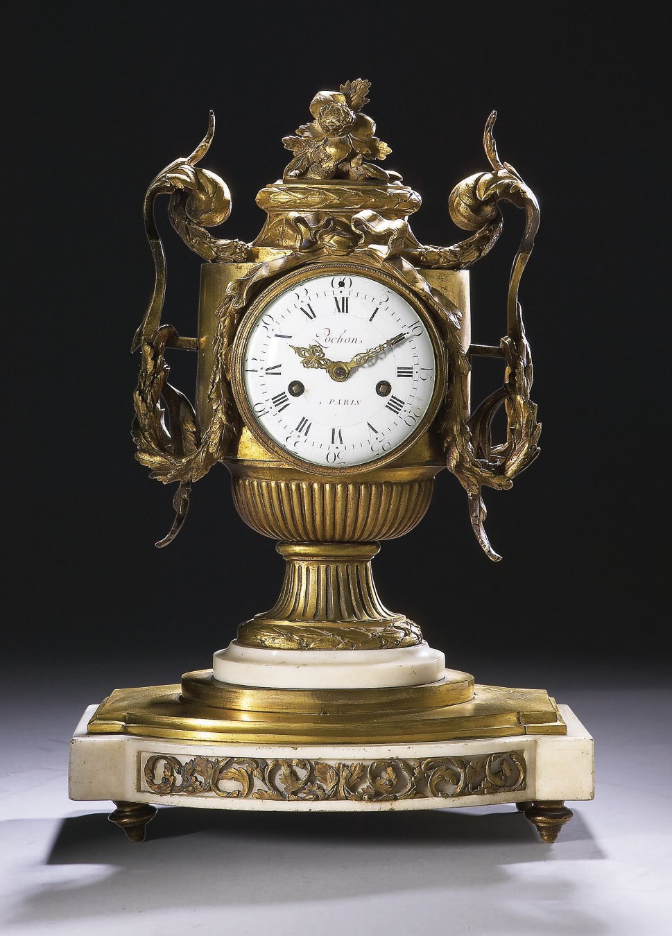PENDULE DE STYLE LOUIS XVI