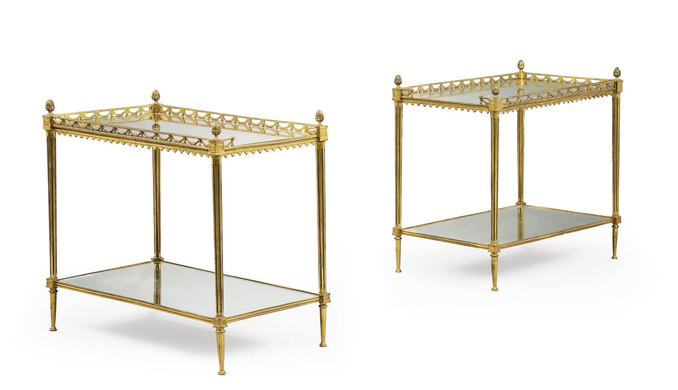 PAIRE DE TABLES D'APPOINT DE STYLE NEOCLASSIQUE