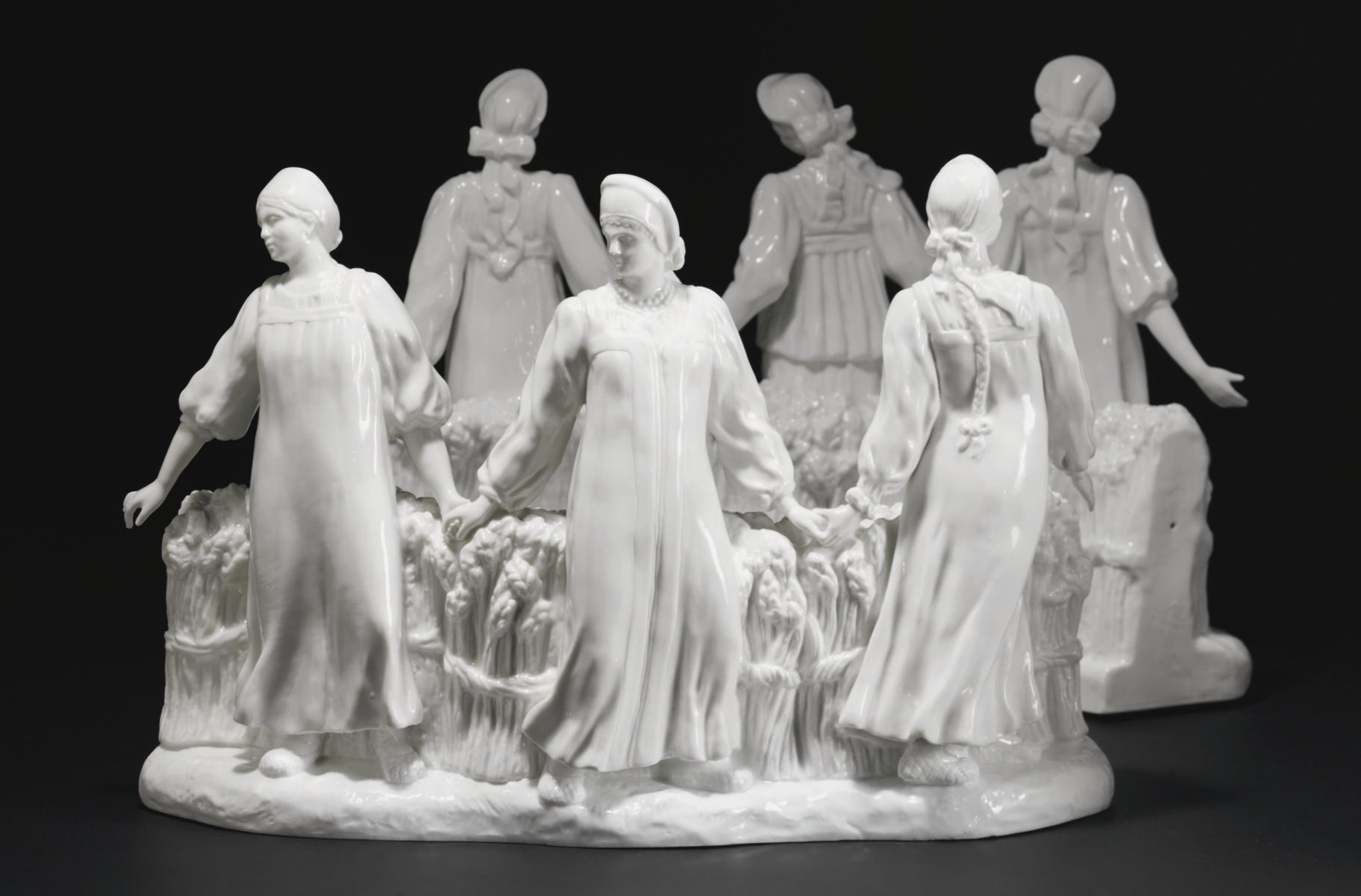 A Rare Porcelain Centre-piece from Harvest