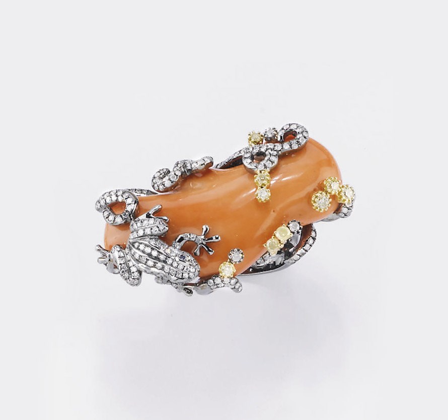ANELLO IN CORALLO E BRILLANTI