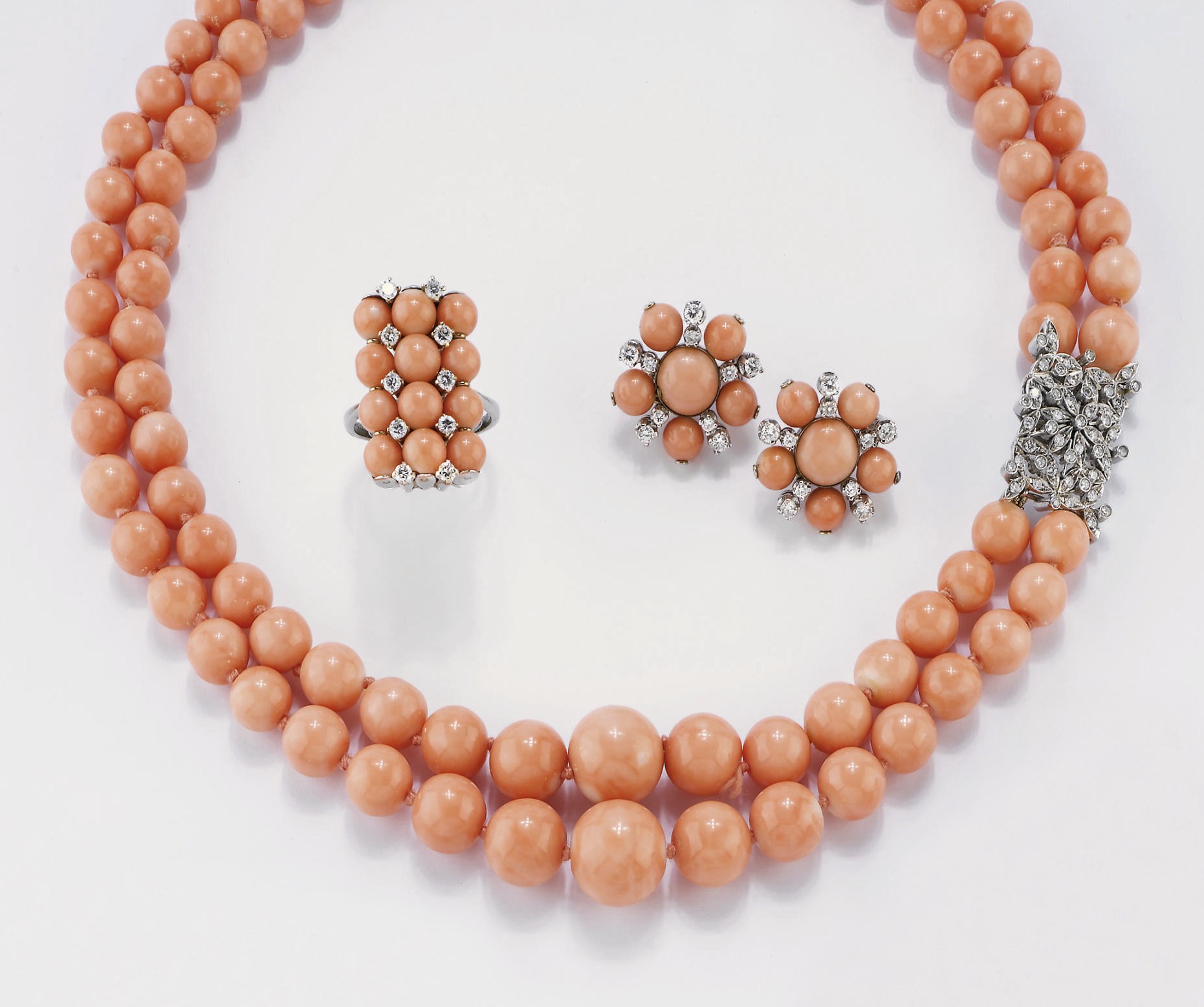 PARURE CON CORALLI E DIAMANTI