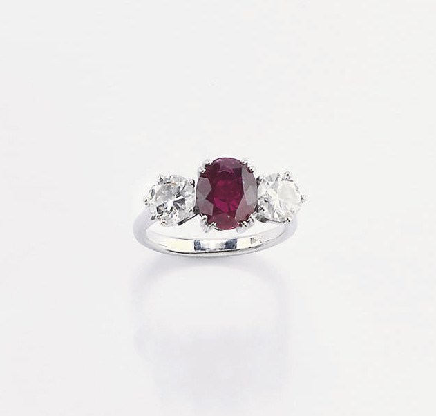 ANELLO CON RUBINO E BRILLANTI