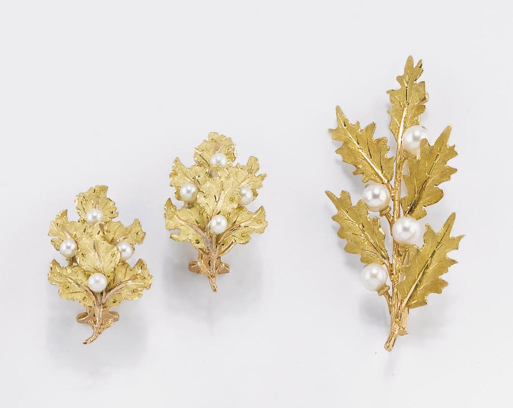 PARURE IN ORO E PERLINE COLTIVATE, FIRMATA BUCCELLATI