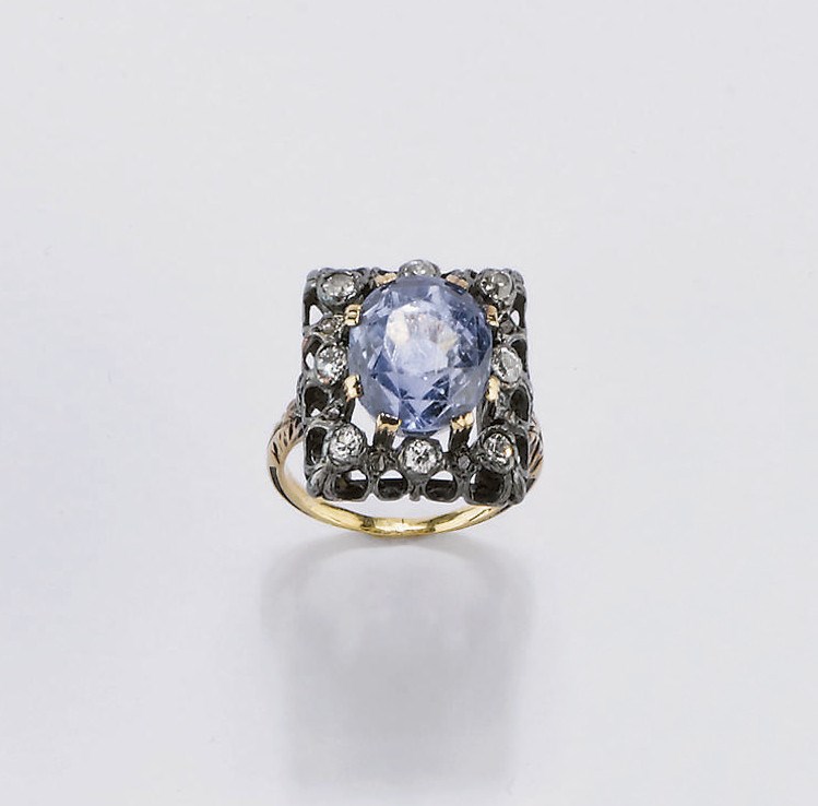 ANELLO CON ZAFFIRO E DIAMANTI, FIRMATO BUCCELLATI