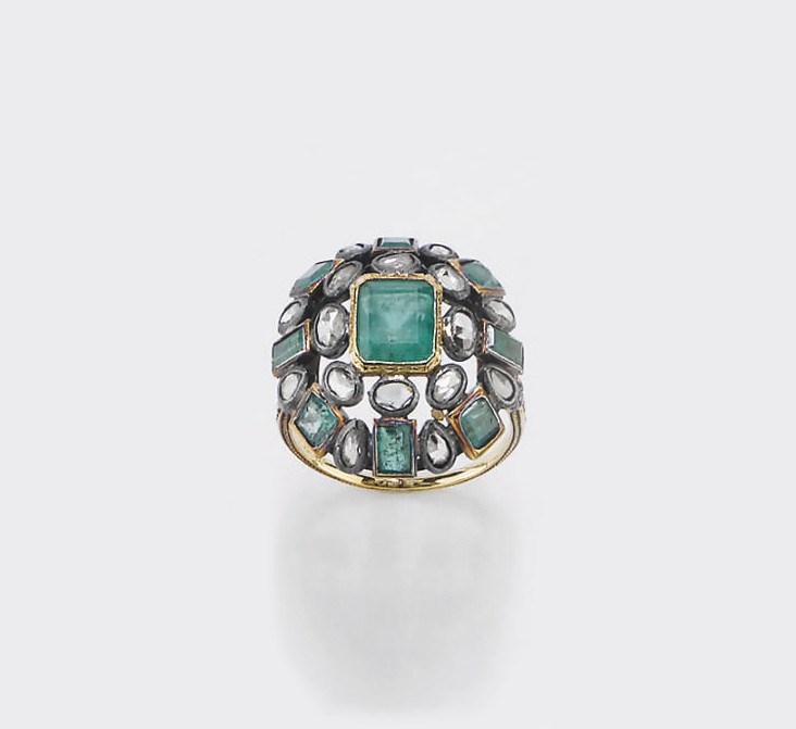 ANELLO CON SMERALDI E DIAMANTI, FIRMATO BUCCELLATI