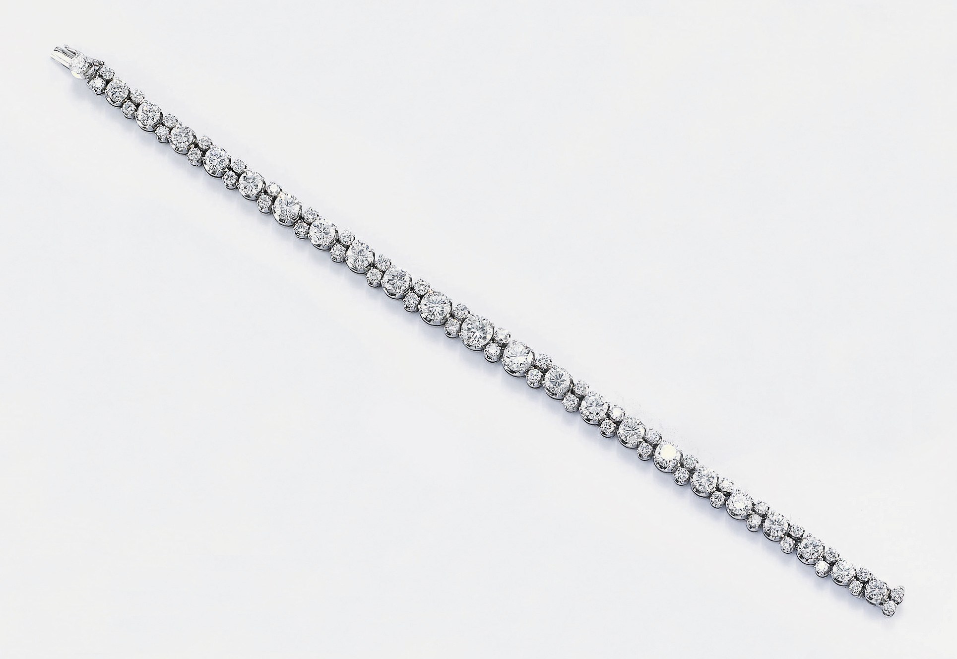 BRACCIALE SEMISNODATO IN DIAMANTI